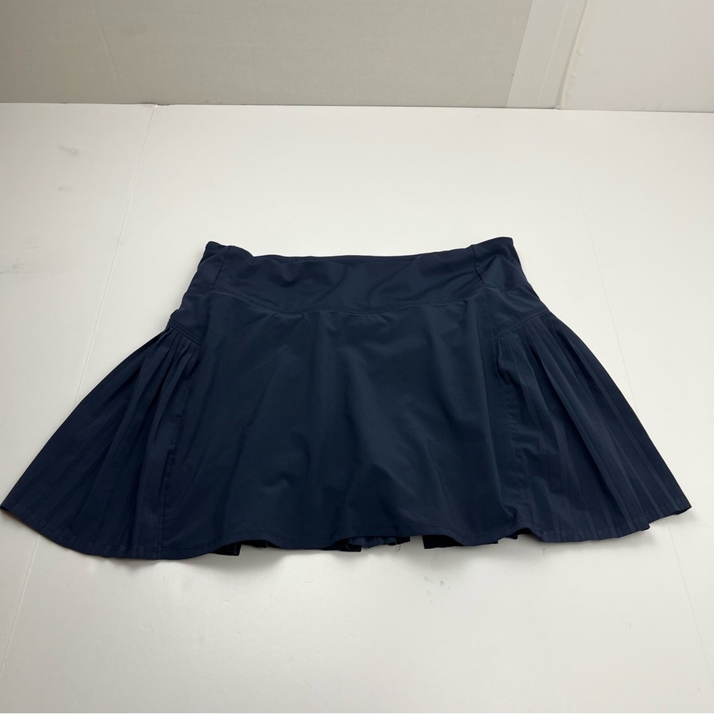 Athleta Womens Navy Blue Backspin Pleated Tennis Skirt Skort Medium 446700 *FLAW